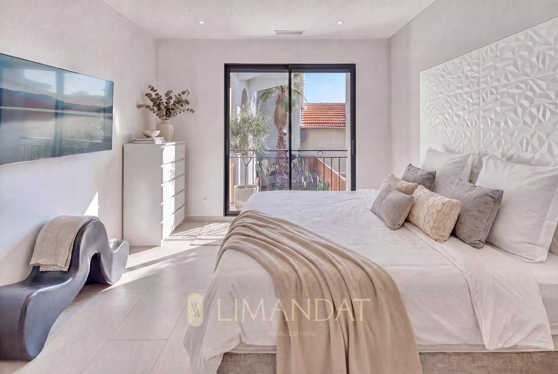 Villa in Vallergues, Cannes, France 4 - 16381243