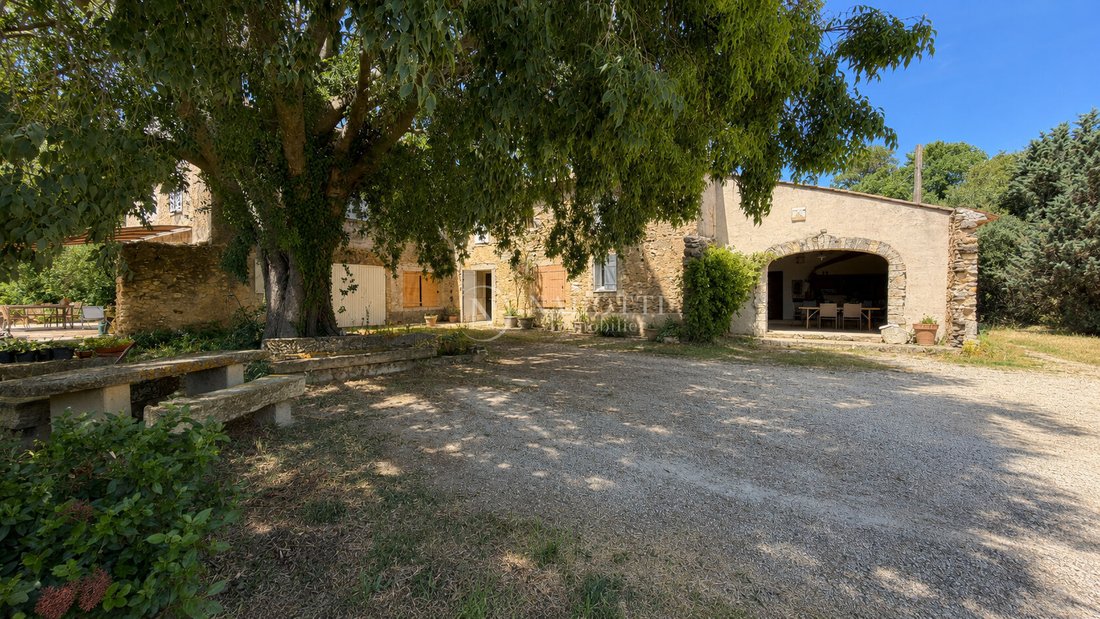 House in Robion, Provence-Alpes-Côte d'Azur, France 1 - 18122155