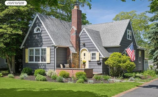 House in Center Moriches, New York, United States 1