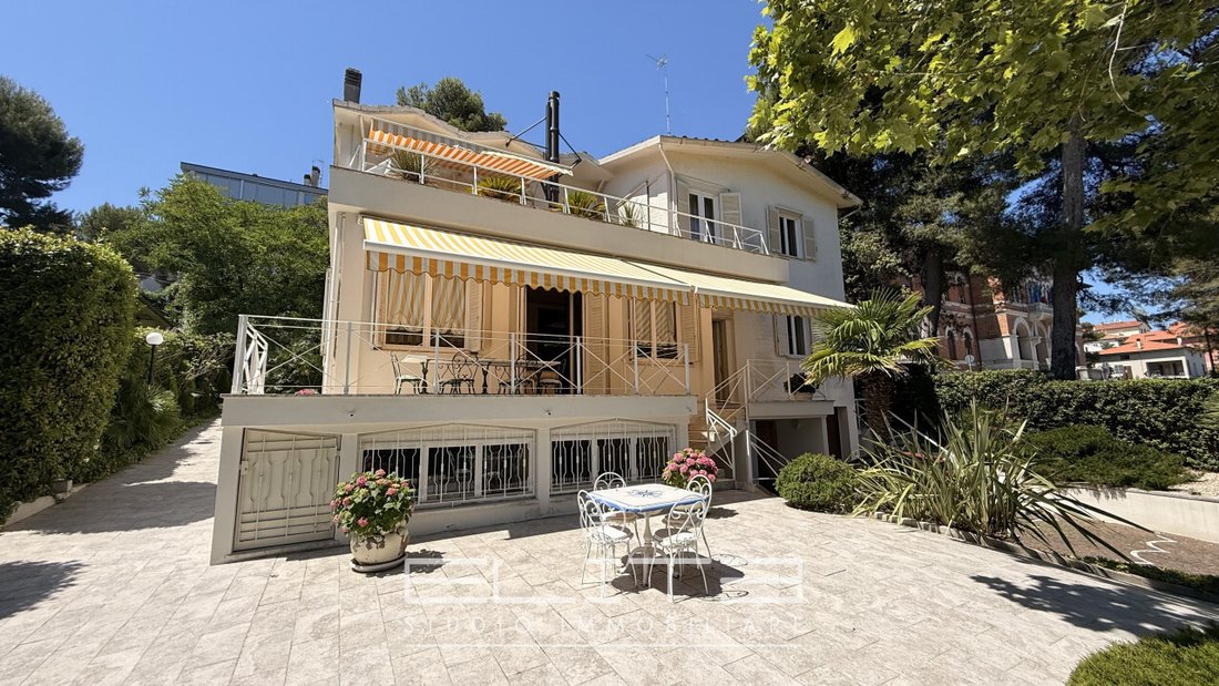 Villa in Falconara Alta, Falconara Marittima, Marche 2 - 18124055