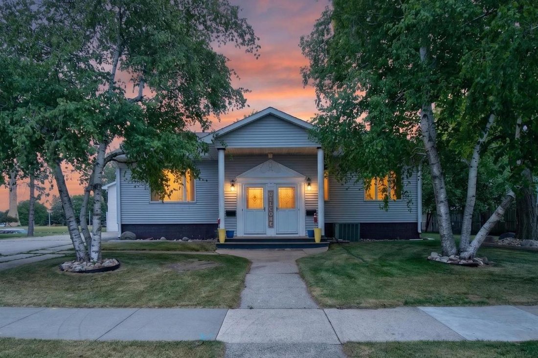 Oshkosh, Wisconsin, United States 1 - 18118907
