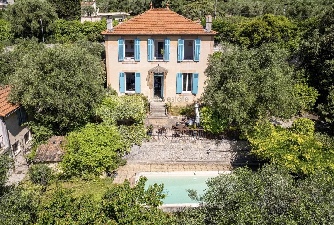 Villa in Grasse, Provence-Alpes-Côte d'Azur, France 1 - 15692896