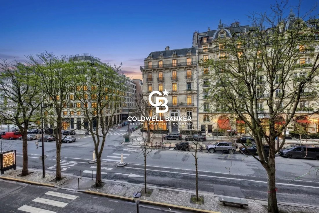 Apartment in Triangle d'Or, Paris 8e Arrondissement, Paris 1 - 17327779