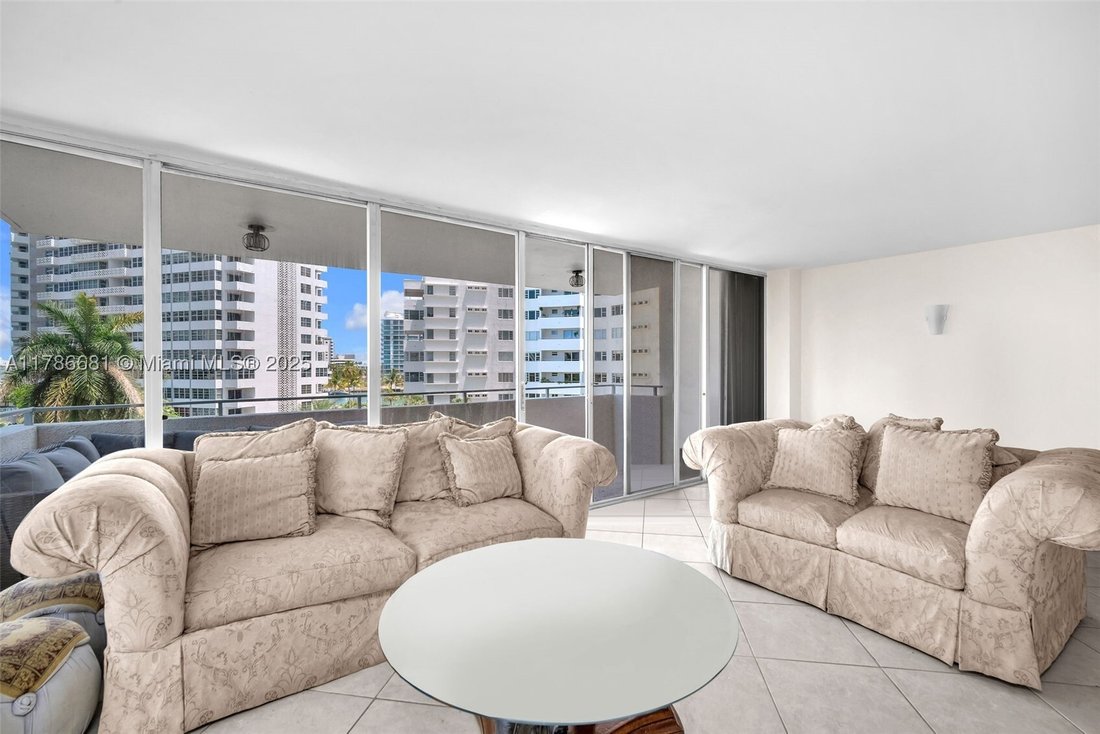Condo in Miami Beach, Florida, United States 4 - 16636117