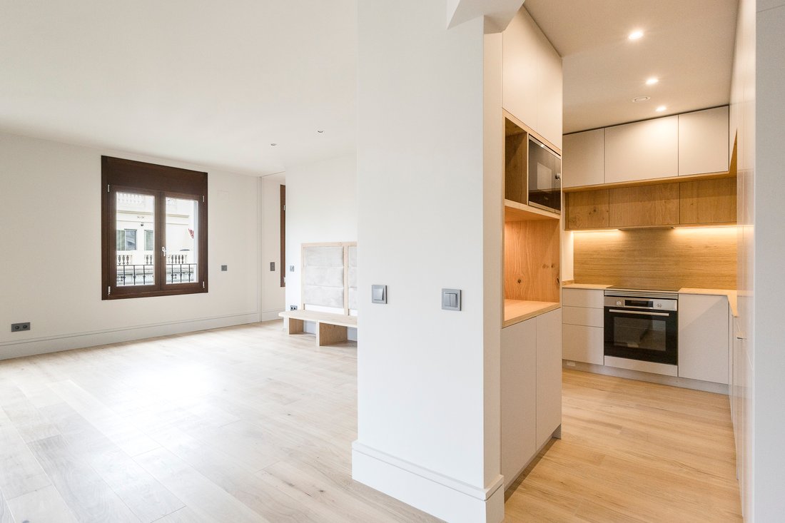 Apartment in Eixample, Barcelona, Spain 4 - 17136040