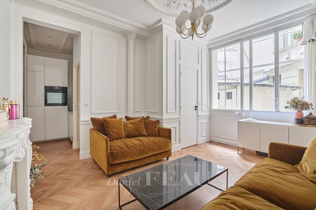 Apartment in Gros Caillou, Paris 7e Arrondissement, Paris 1 - 18123714