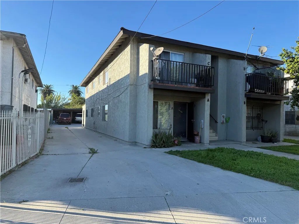 Montebello, California, United States 2 - 16792783