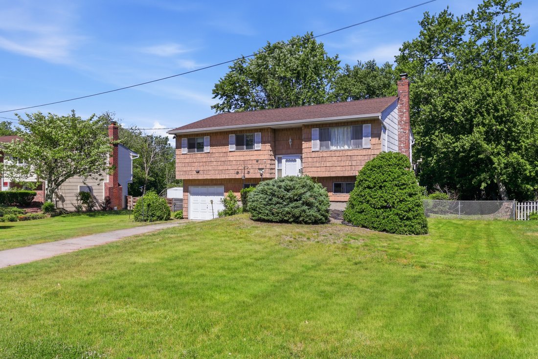 House in West Islip, New York, United States 3 - 18121082
