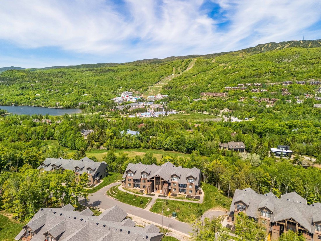 Condo in Mont-Tremblant, Quebec, Canada 3 - 17825115