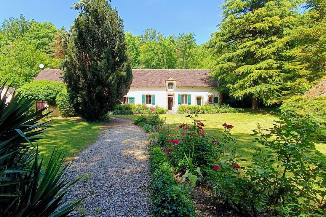 House in Nogent-le-Roi, Centre-Val de Loire, France 1 - 18122334