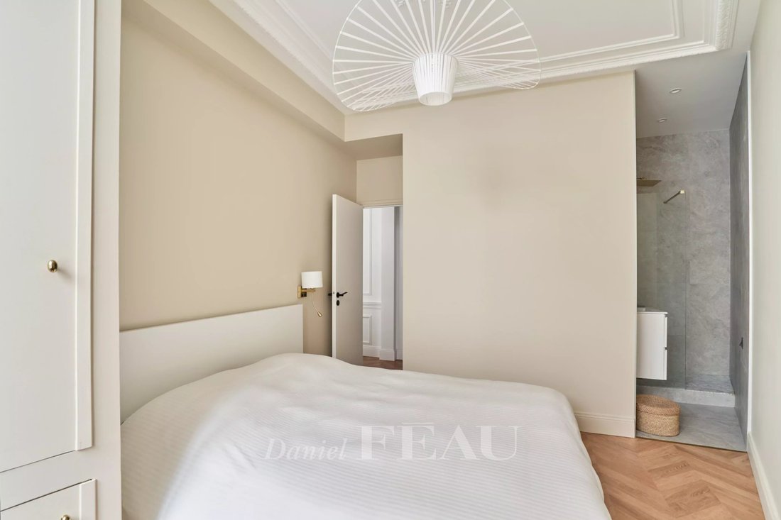 Apartment in Gros Caillou, Paris 7e Arrondissement, Paris 5 - 18123714