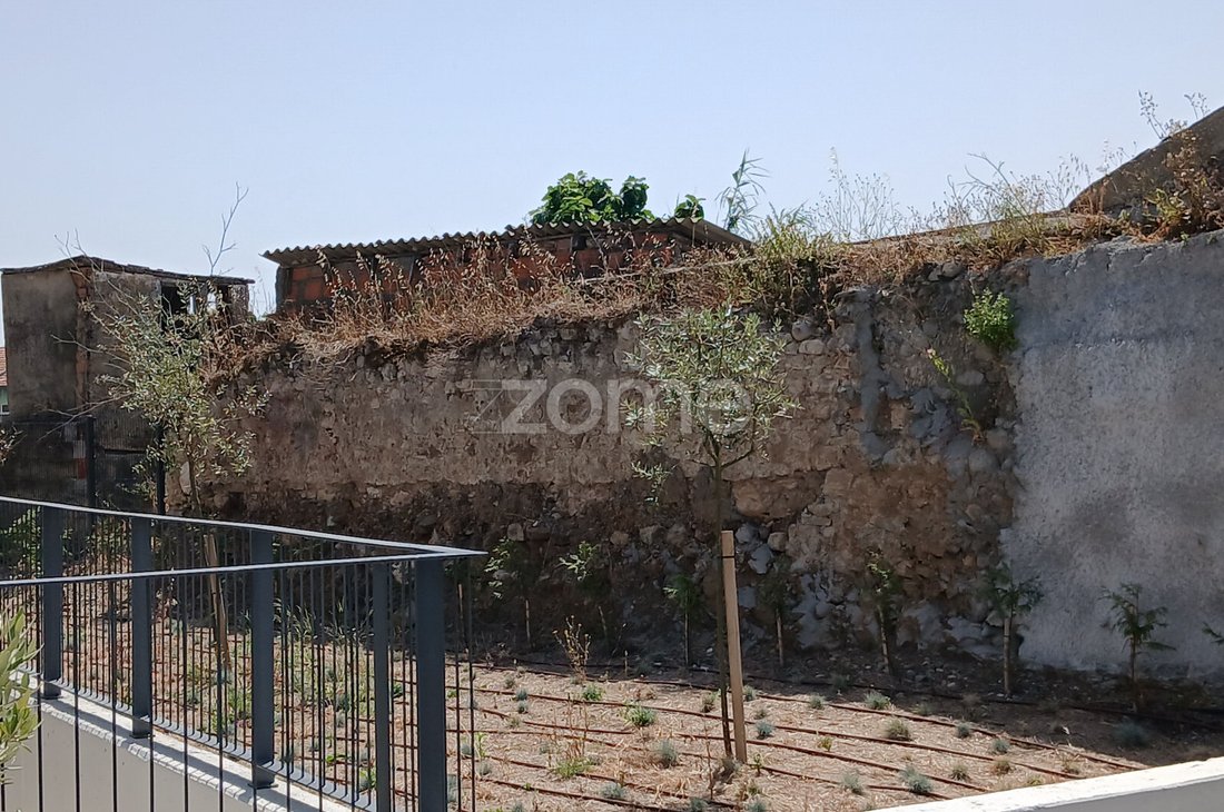 Land in Falagueira-Venda Nova, Lisbon, Portugal 1 - 18124279