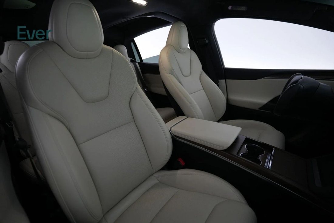 Suv in San Francisco, CA, United States 4 - 17825673