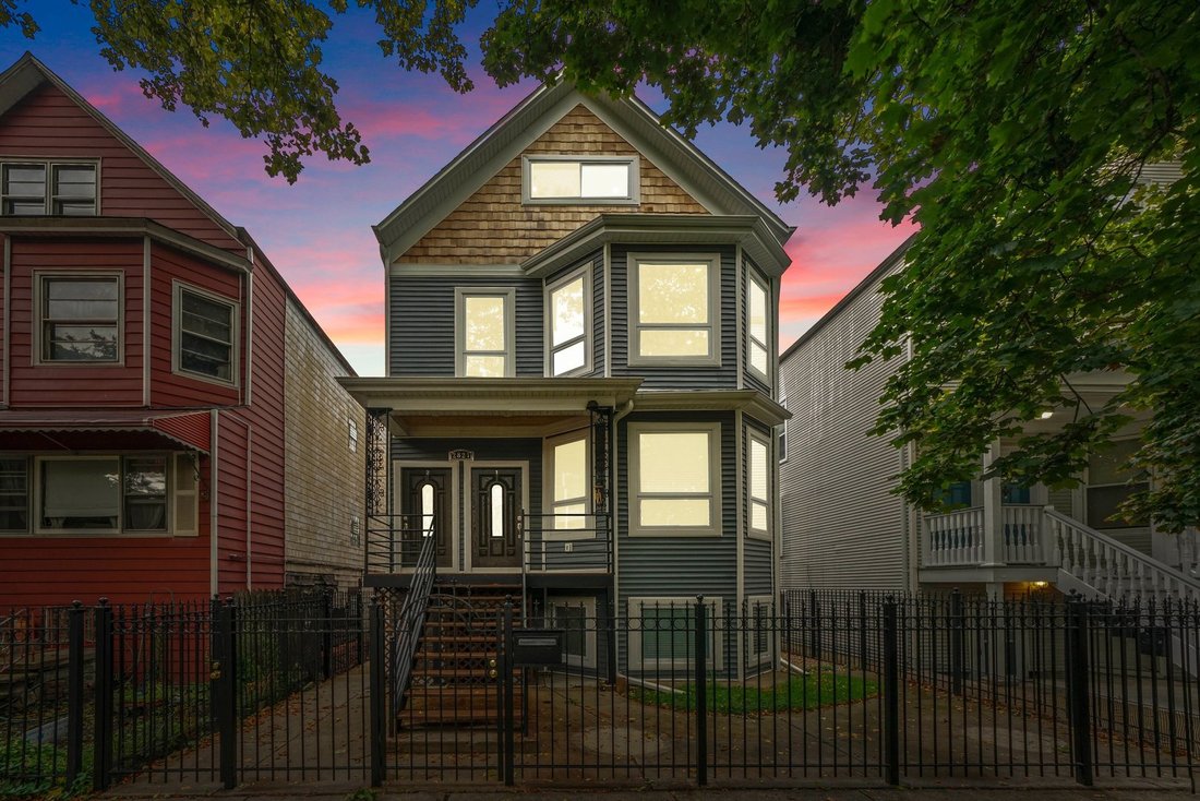 Chicago, Illinois, United States 2 - 18123156