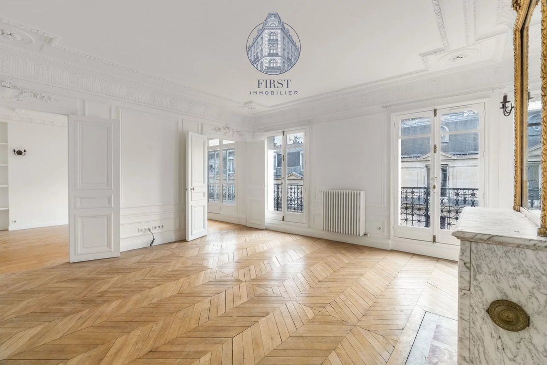Apartment in Triangle d'Or, Paris 8e Arrondissement, Paris 5 - 18120064