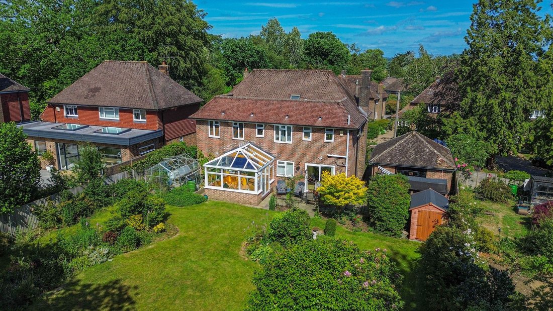 House in Haywards Heath, England 3 - 18119771