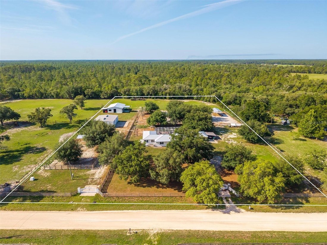Farm Ranch in Dunnellon, Florida, United States 1 - 17604572
