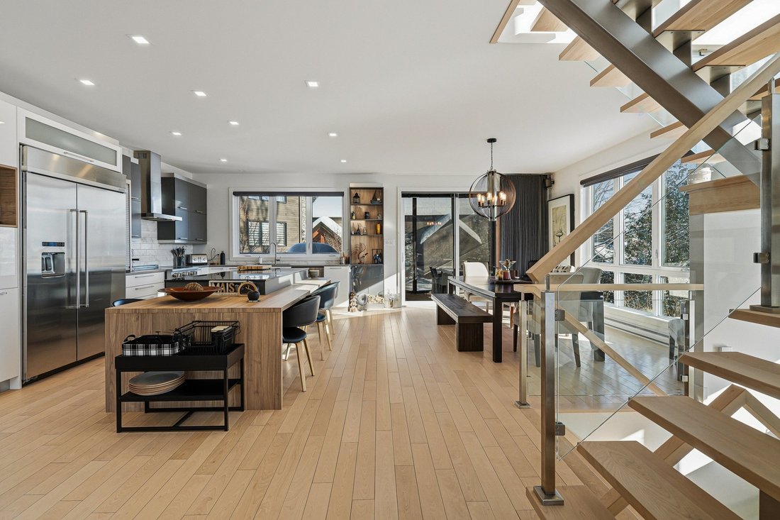 House in Saint-Sauveur, Quebec, Canada 5 - 17094727