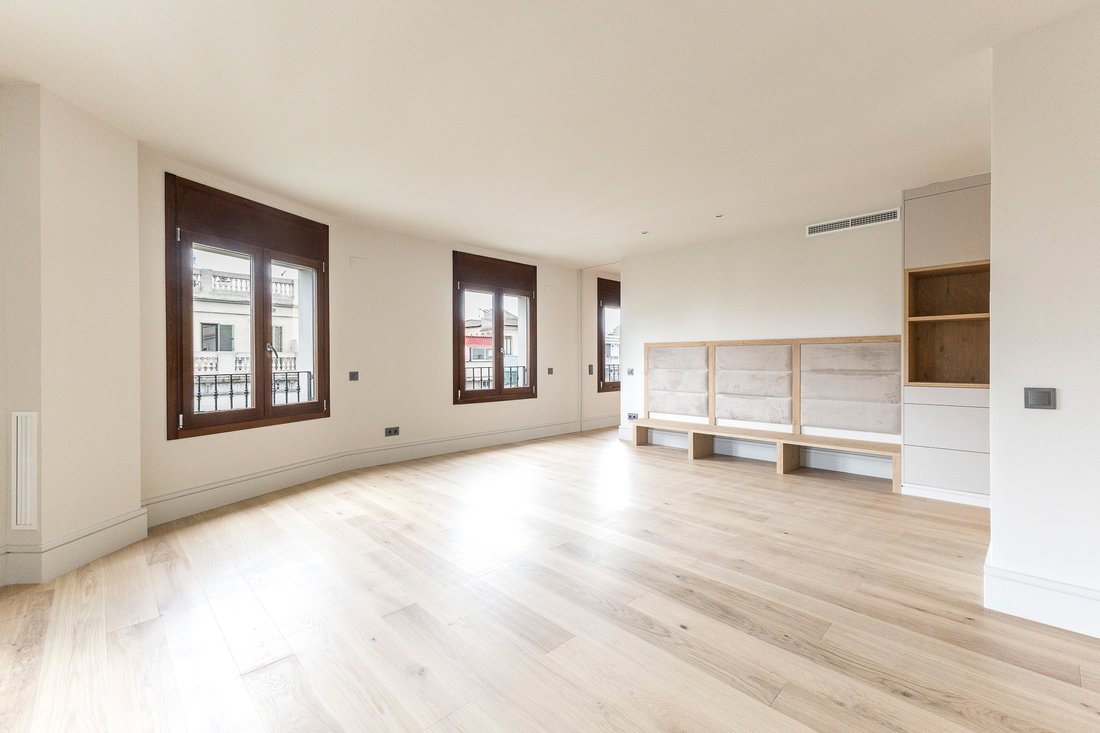 Apartment in Eixample, Barcelona, Spain 2 - 17136040