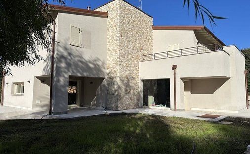 Villa in Cellatica, Lombardy, Italy 1