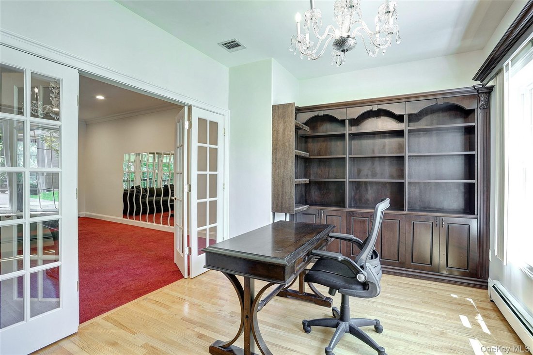 House in Airmont, New York, United States 4 - 18122061