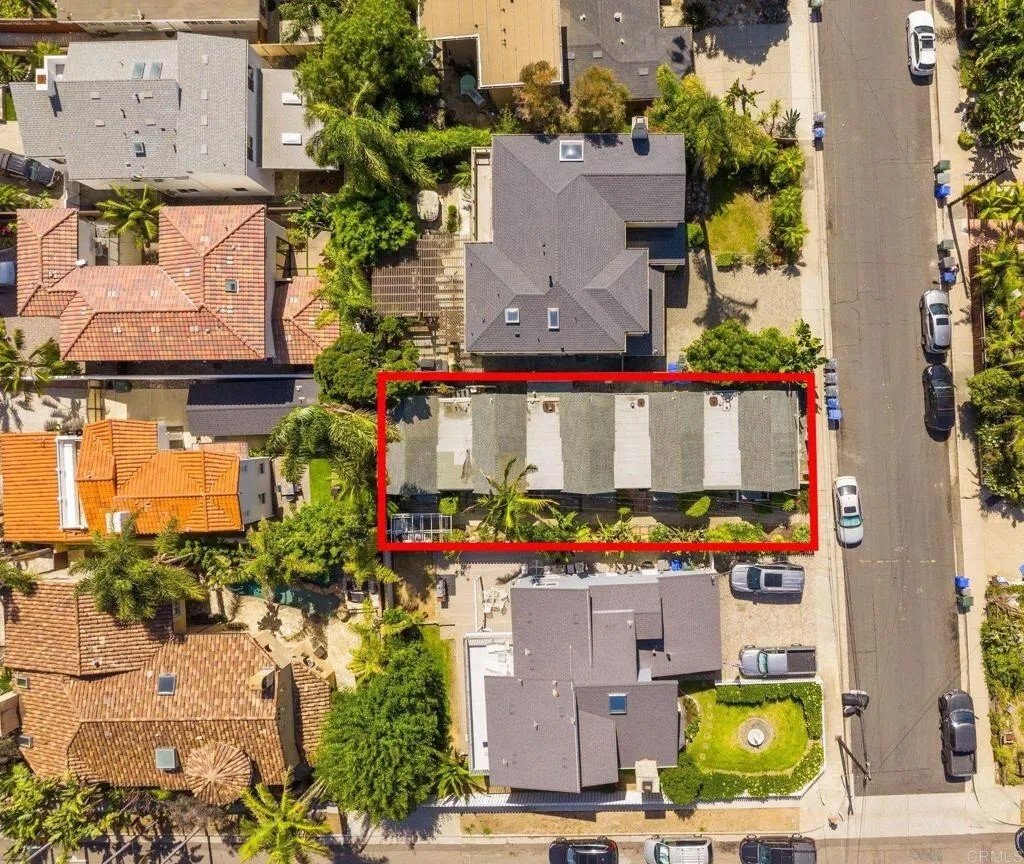 Encinitas, California, United States 3 - 18123056