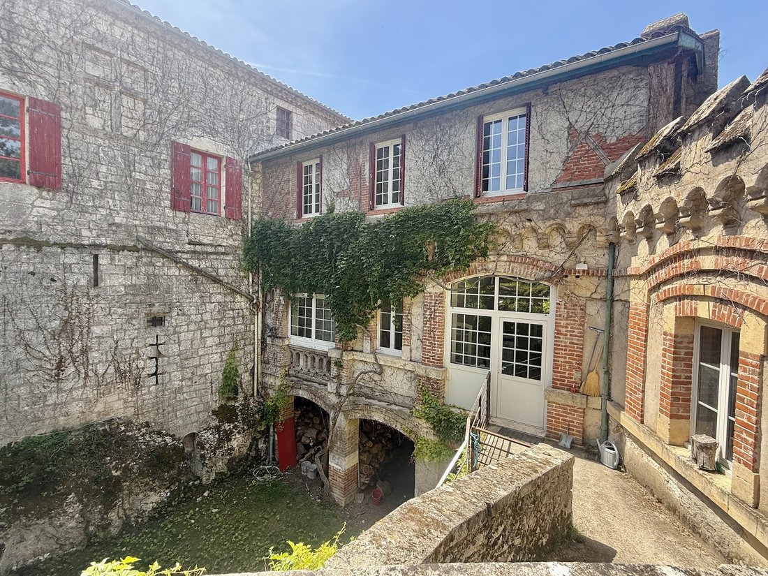 Castle in Penne-d'Agenais, Nouvelle-Aquitaine, France 4 - 18122726