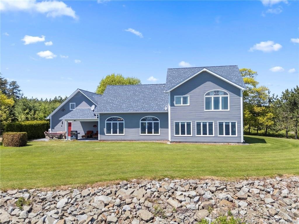 House in Avon, New Brunswick, Canada 1 - 18123258