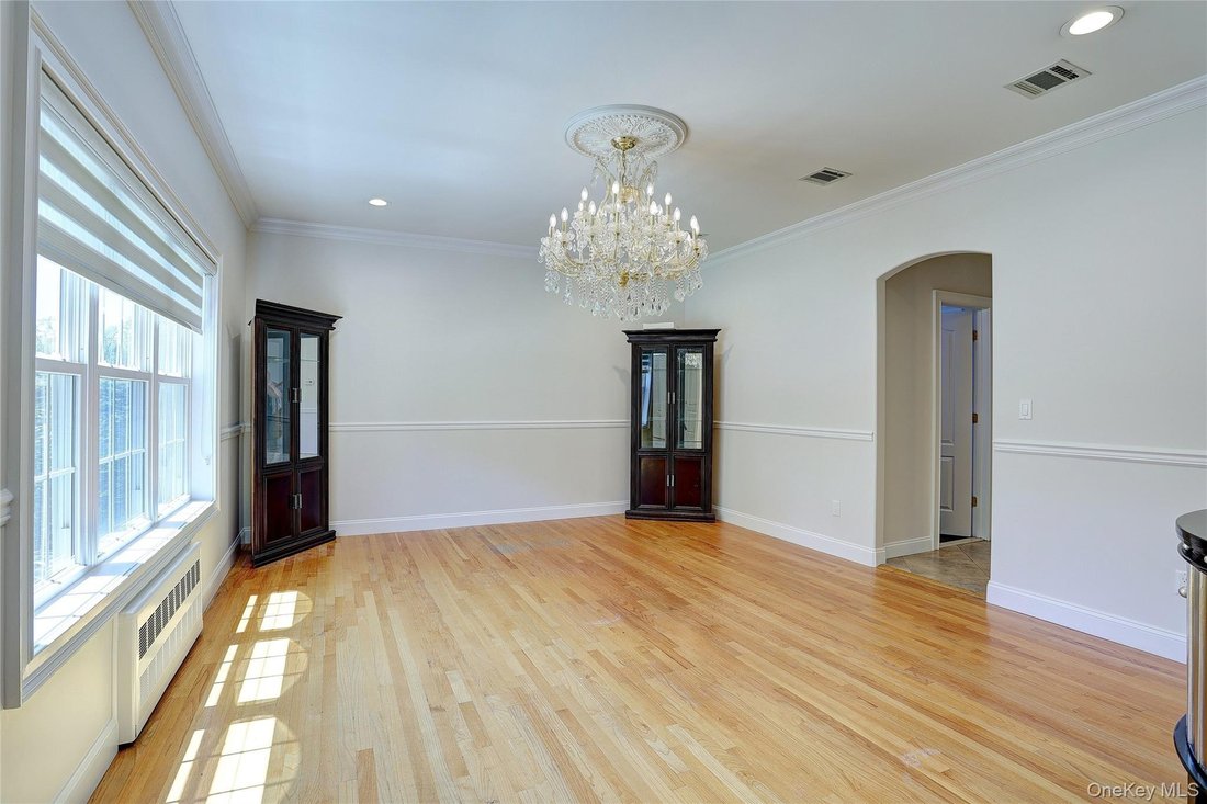 House in Airmont, New York, United States 5 - 18122061