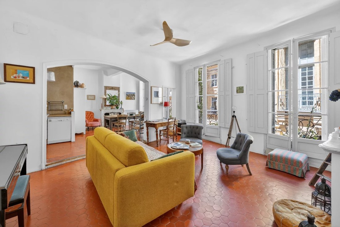 Apartment in Comtale-Cente-Cours Mirabeau, Aix-en-Provence, France 4 - 17896962