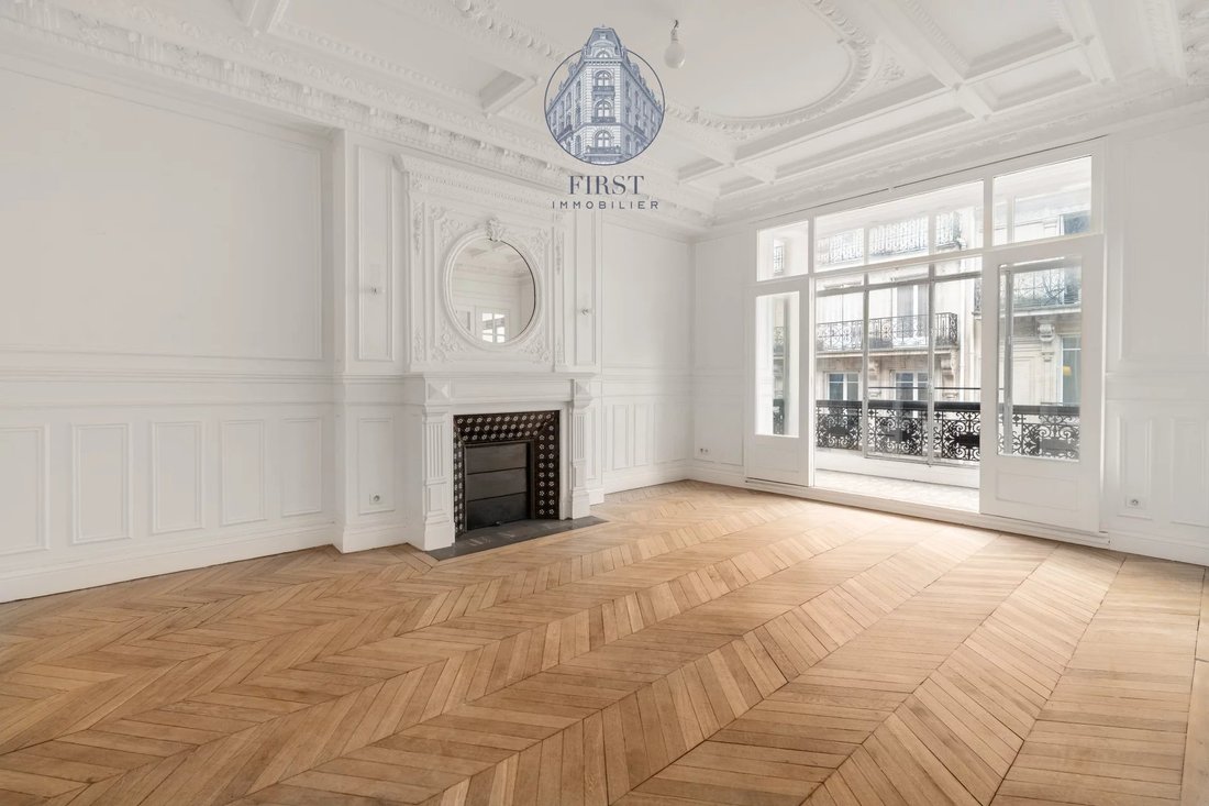 Apartment in Triangle d'Or, Paris 8e Arrondissement, Paris 5 - 18120055