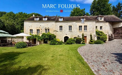 House in Senlis, Hauts-de-France, France 1