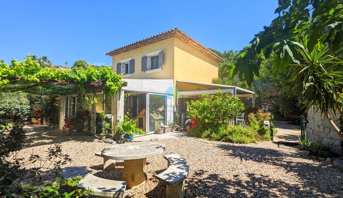 Villa in Ville-Les Saquedes-Le Bouillonnet, Sainte-Maxime, France 1 - 18122559