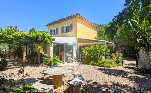 Villa in Ville-Les Saquedes-Le Bouillonnet, Sainte-Maxime, France 1