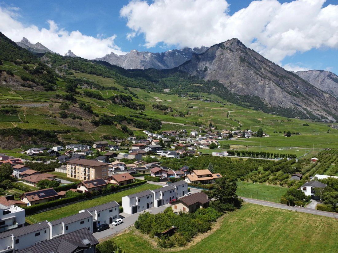 Semi Detached House Of 4.5 Rooms In Saillon