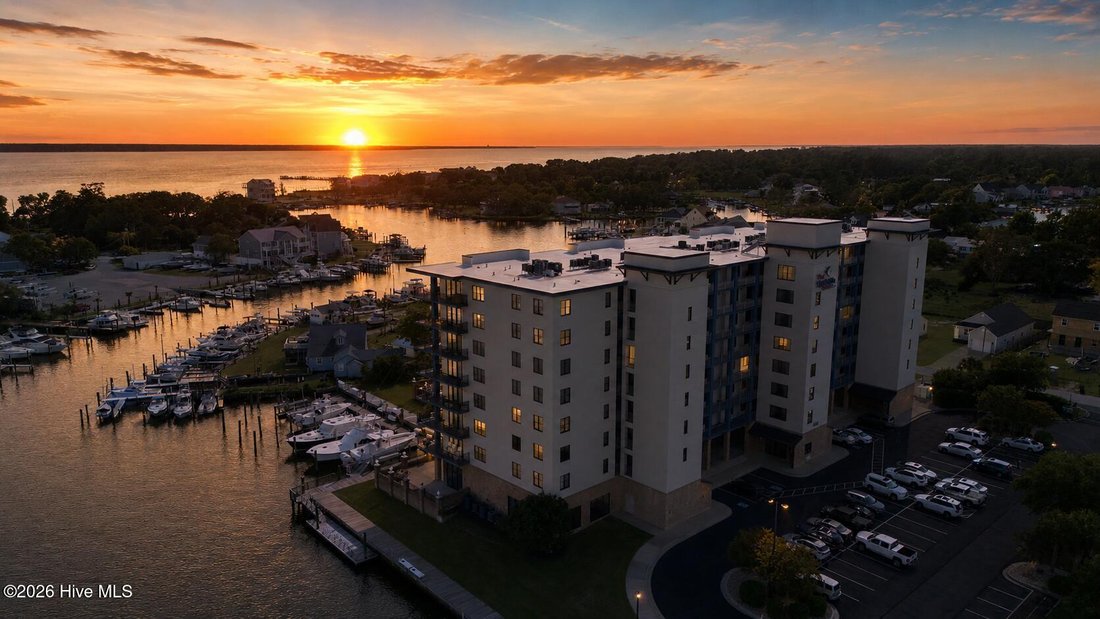 Condo in Morehead City, North Carolina, United States 2 - 18122717