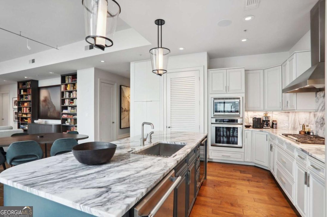 Condo in Atlanta, Georgia, United States 5 - 18123388