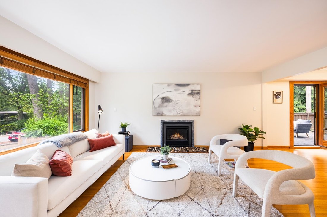 House in North Vancouver, British Columbia, Canada 3 - 18123635