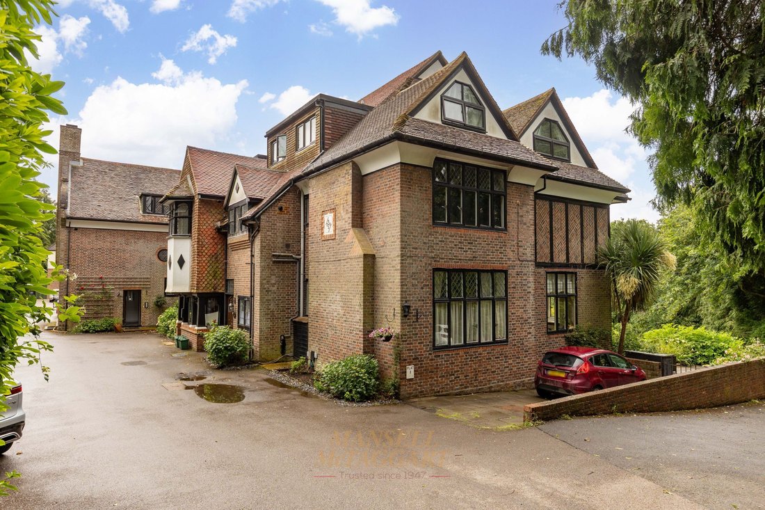 Apartment in Hackenden, East Grinstead, England 1 - 17451532