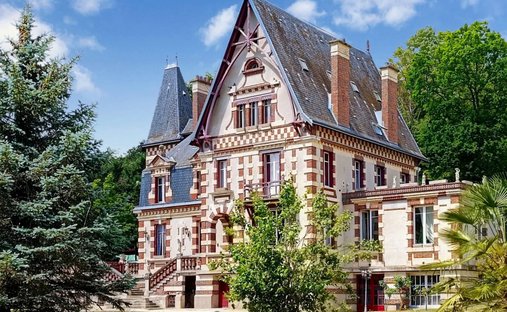 House in Nogent-le-Roi, Centre-Val de Loire, France 1