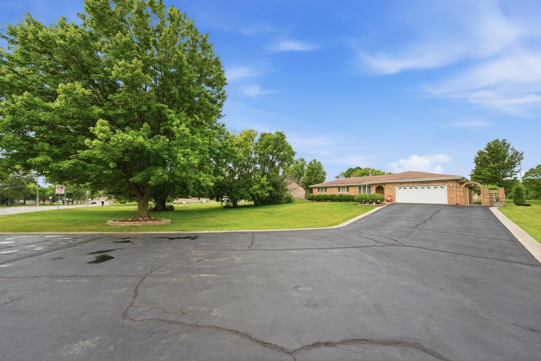 House in Addison, Illinois, United States 2 - 18119231