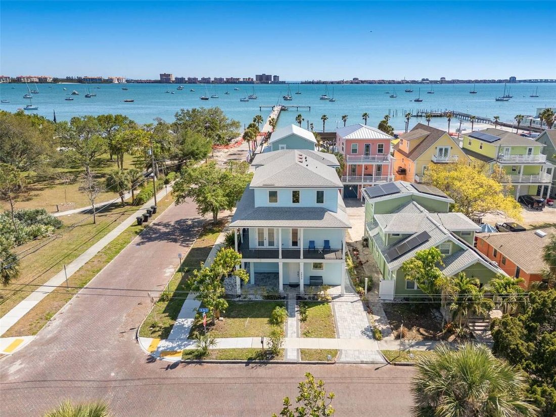 House in St. Petersburg, Florida, United States 1 - 16499719