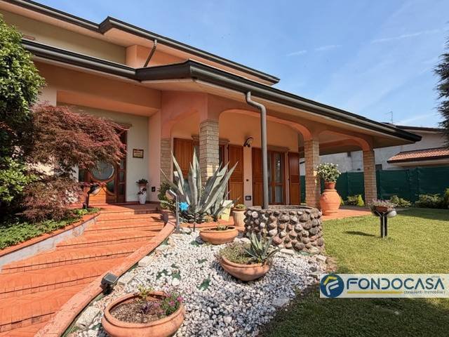 Villa in Pontoglio, Lombardy, Italy 3 - 18087975