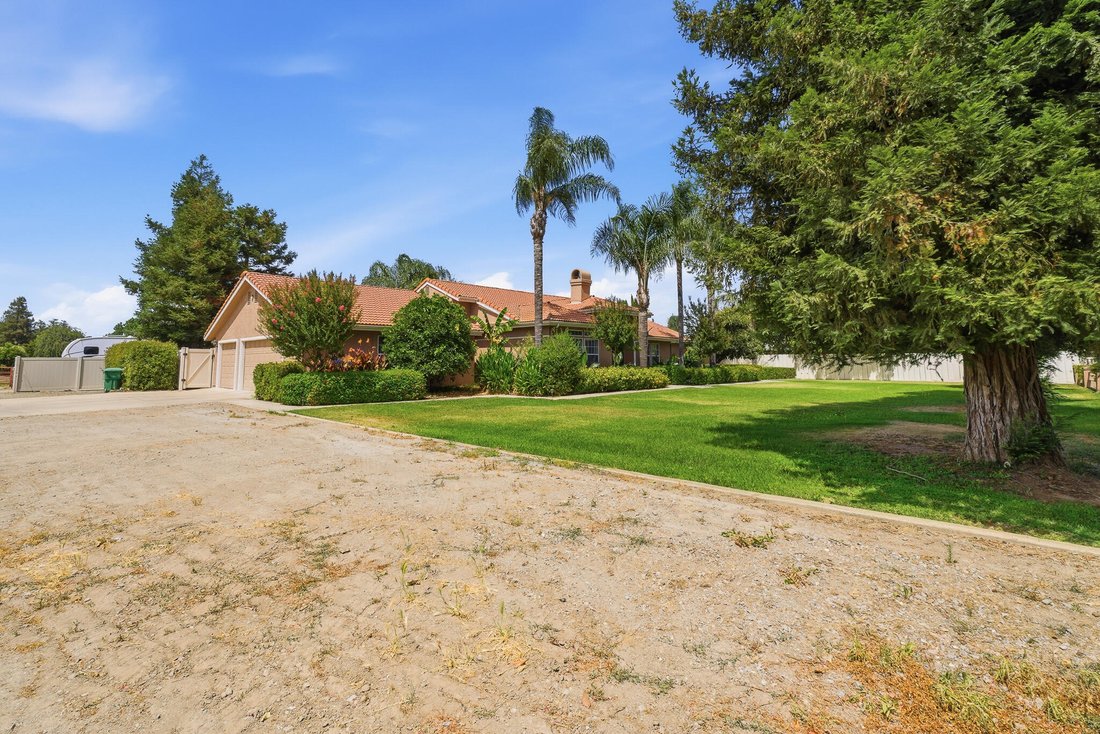 House in Tulare, California, United States 4 - 18123315