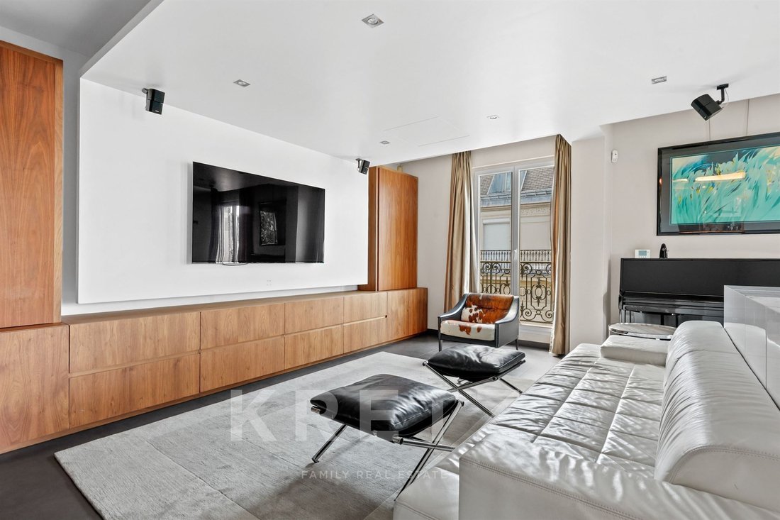 Apartment in Elysées-Madeleine, Paris 8e Arrondissement, Paris 5 - 18123577