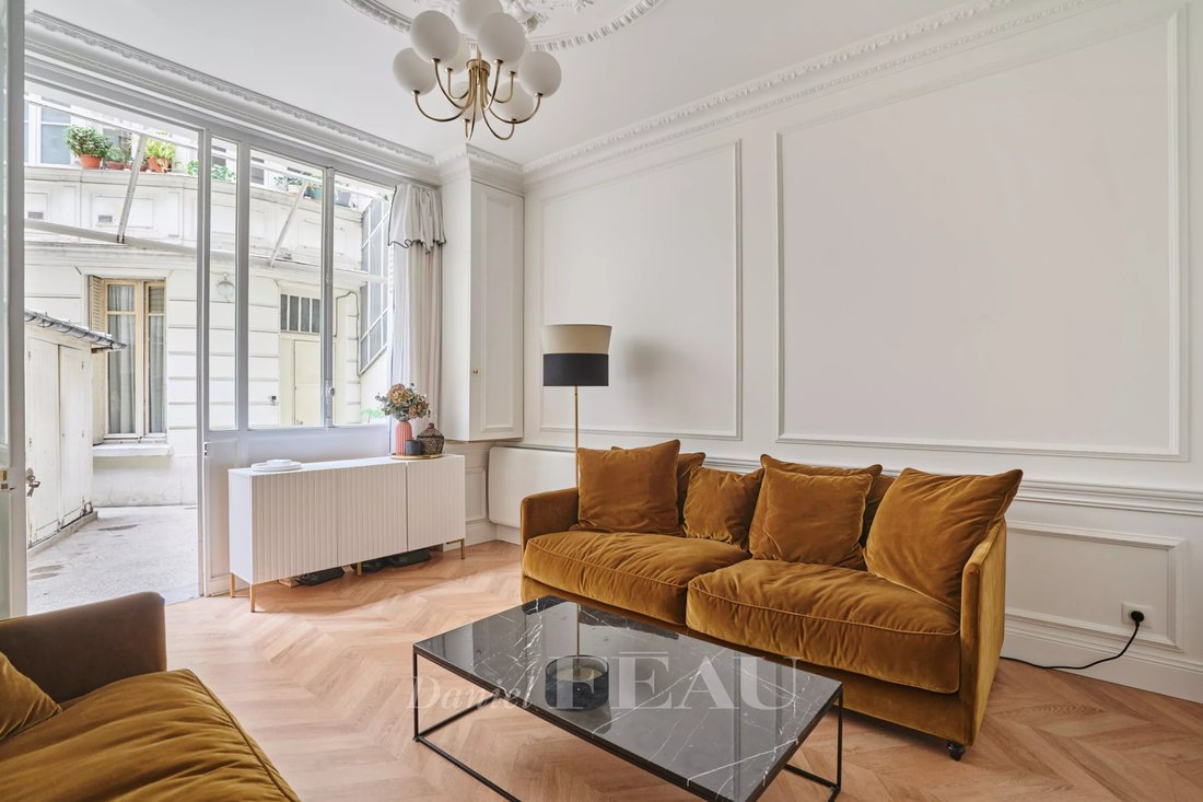 Apartment in Gros Caillou, Paris 7e Arrondissement, Paris 2 - 18123714