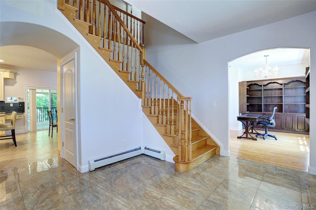 House in Airmont, New York, United States 3 - 18122061