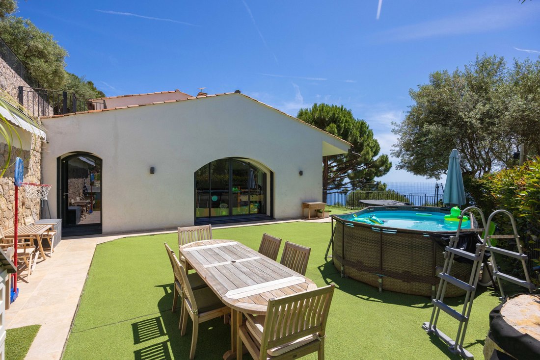 Villa in Èze, Provence-Alpes-Côte d'Azur, France 3 - 18119741