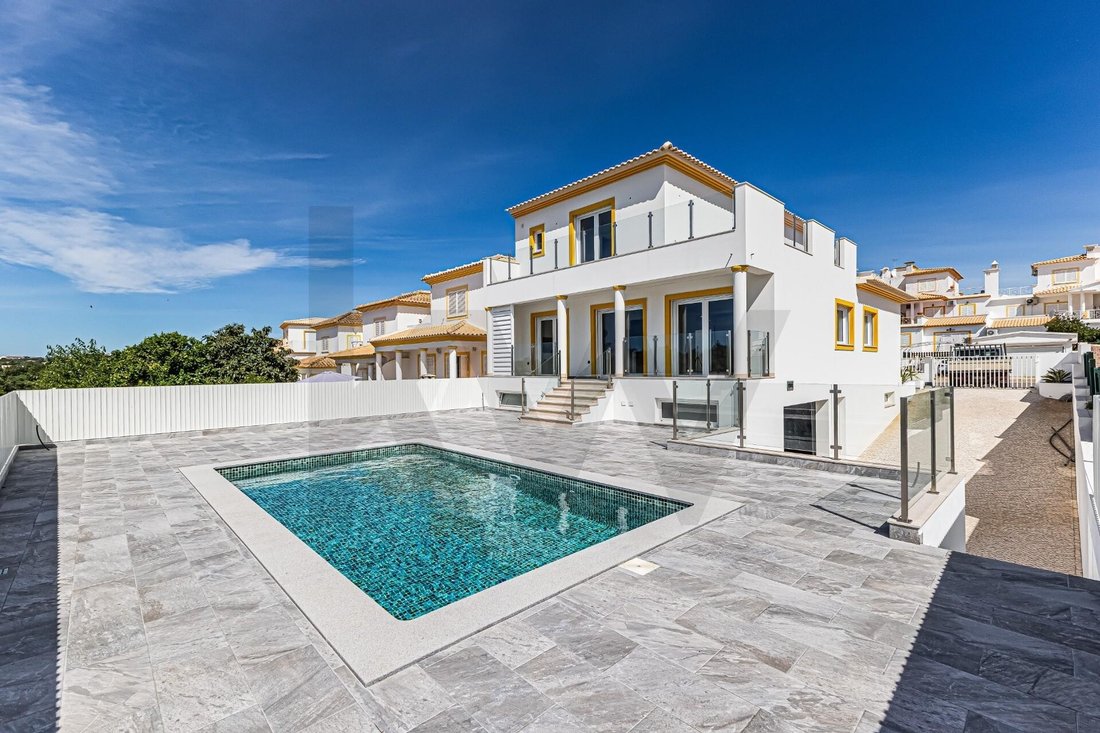 House in Olhos de Agua, Algarve, Portugal 1 - 18119044