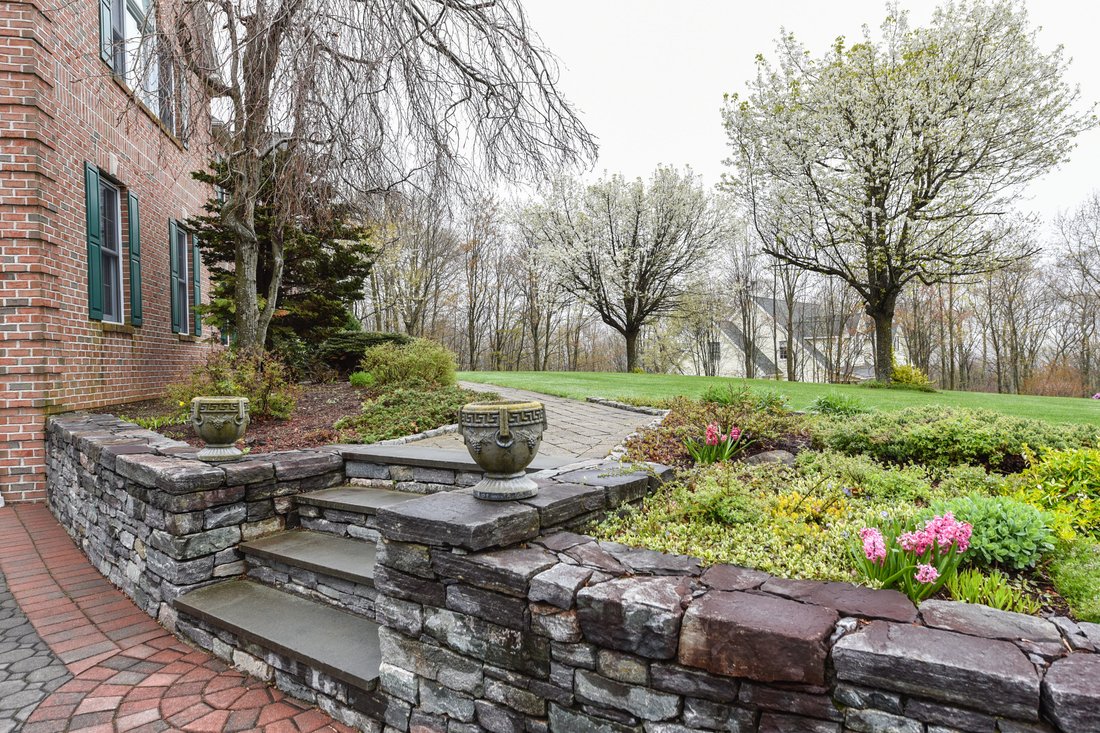 House in Watertown, Connecticut, United States 5 - 18120486